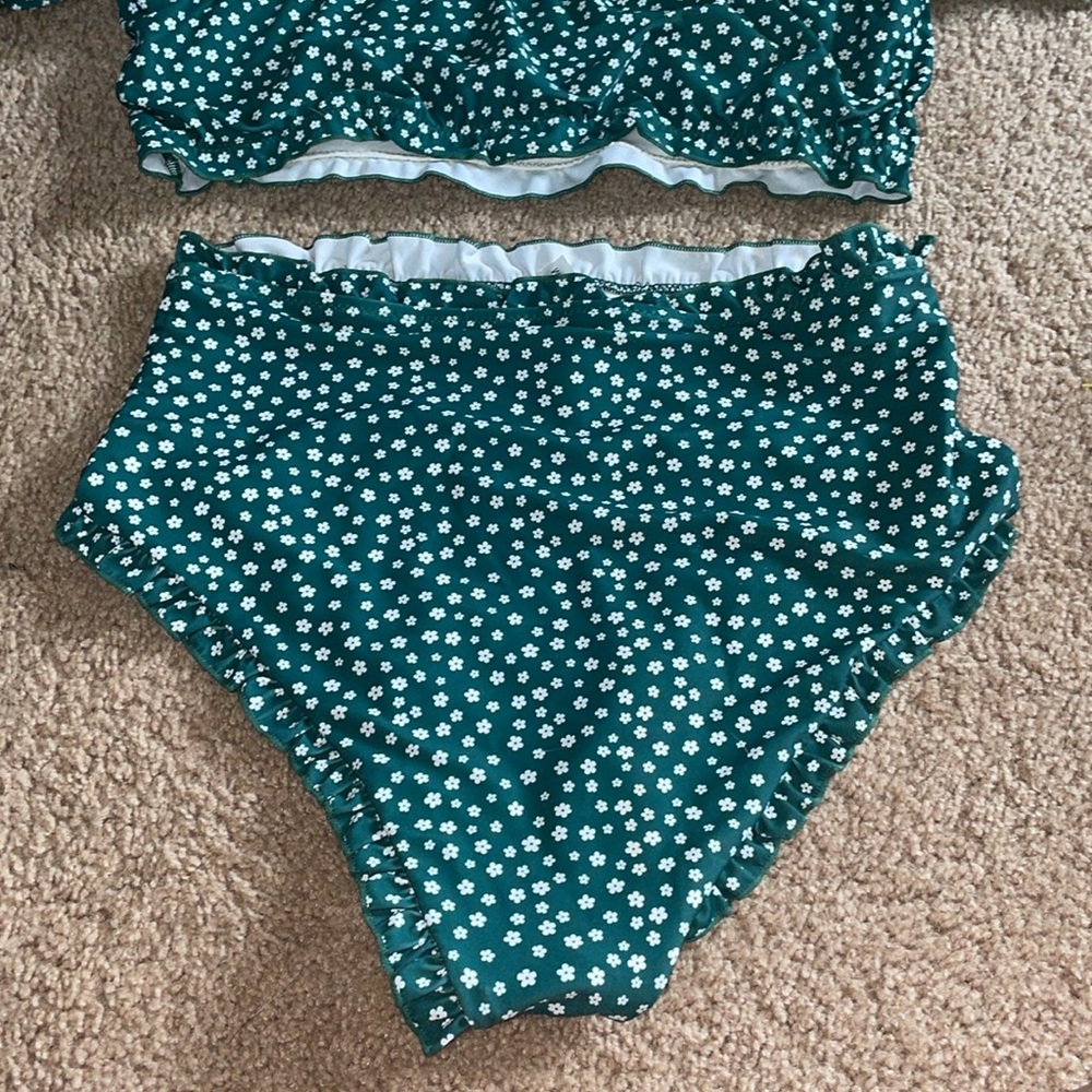 SHEIN green and white Floral Ruffled Bikini Set size medium high waisted - Picture 7 of 9